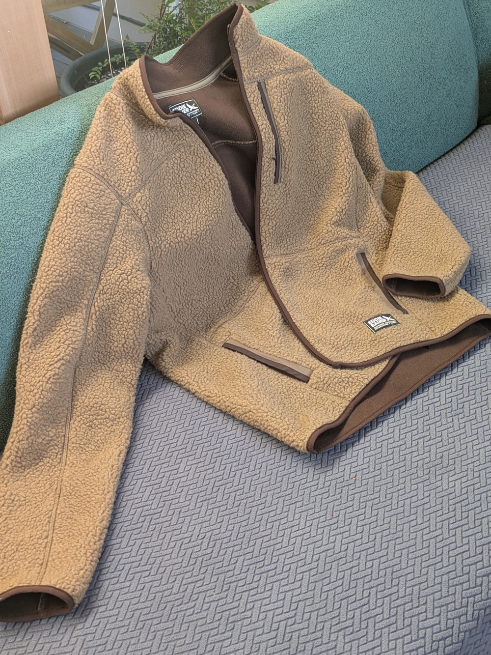 Men's M Eddie Bauer Teddy Fleece Jacket in Camel with Brown Trim